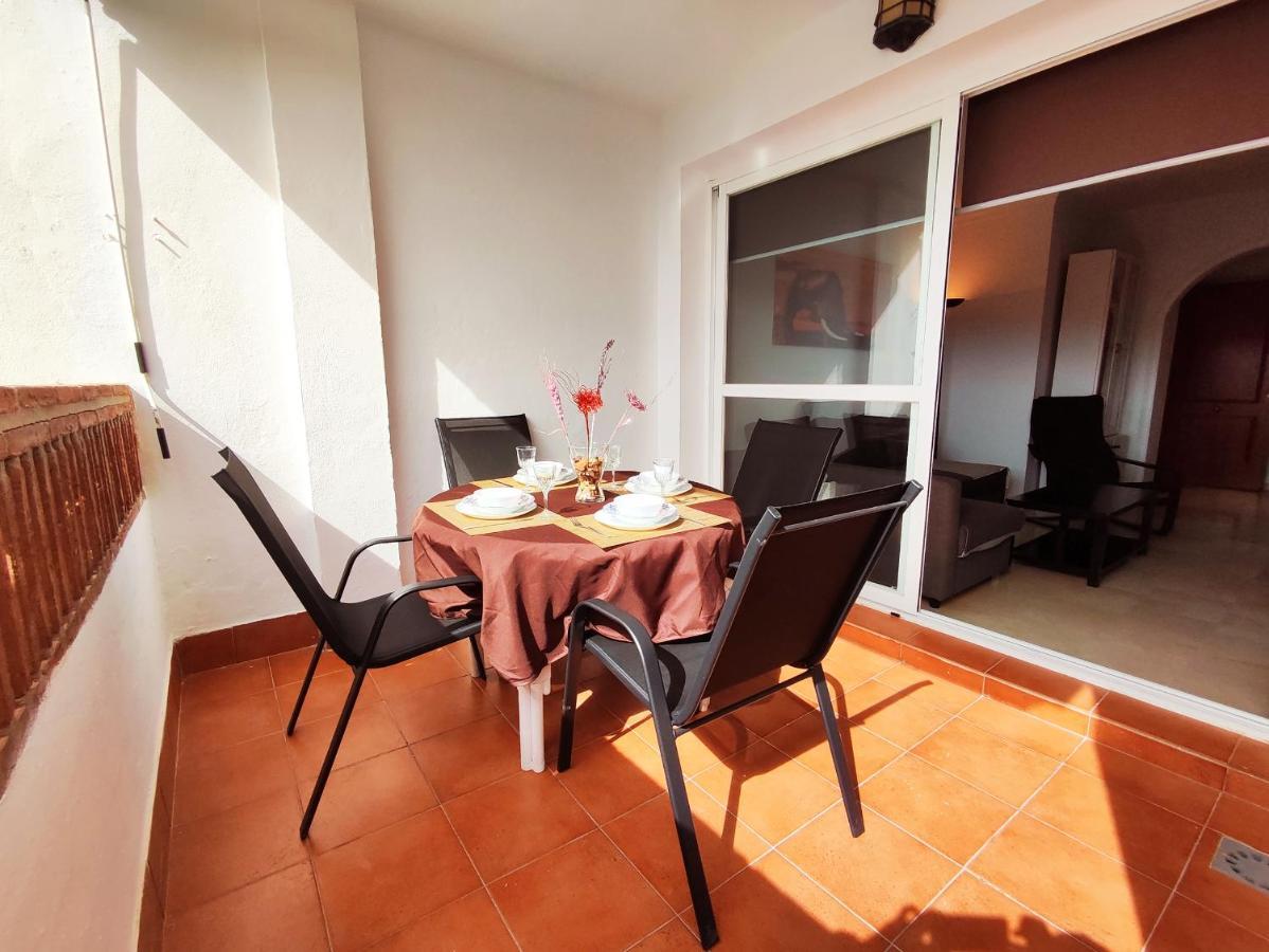 Appartement 2bdr Sunny With Pool And Private Parking In *