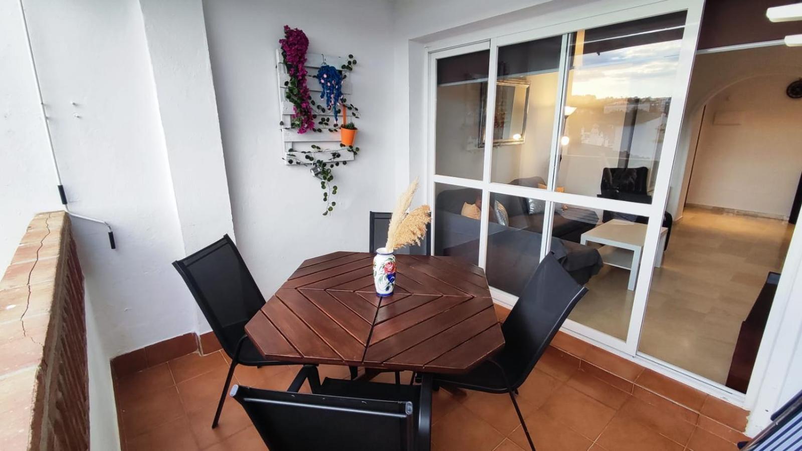 2bdr Sunny With Pool And Private Parking In Appartement *