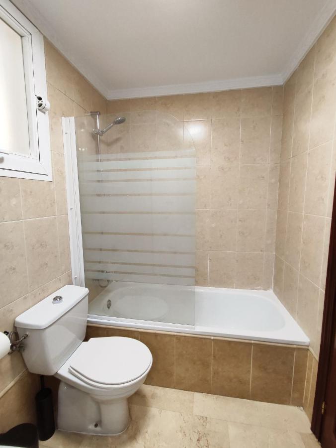 2bdr Sunny With Pool And Private Parking In Appartement