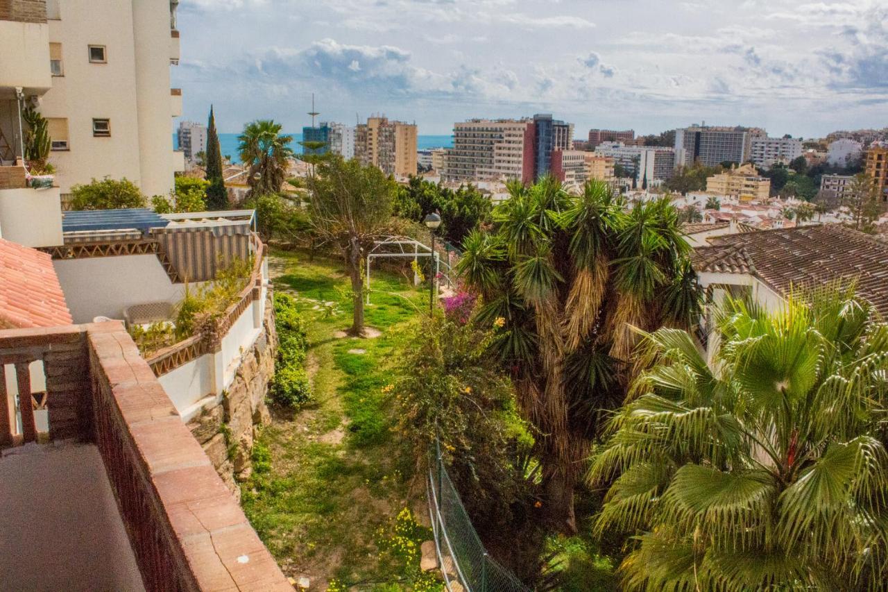 2bdr Sunny With Pool And Private Parking In Appartement