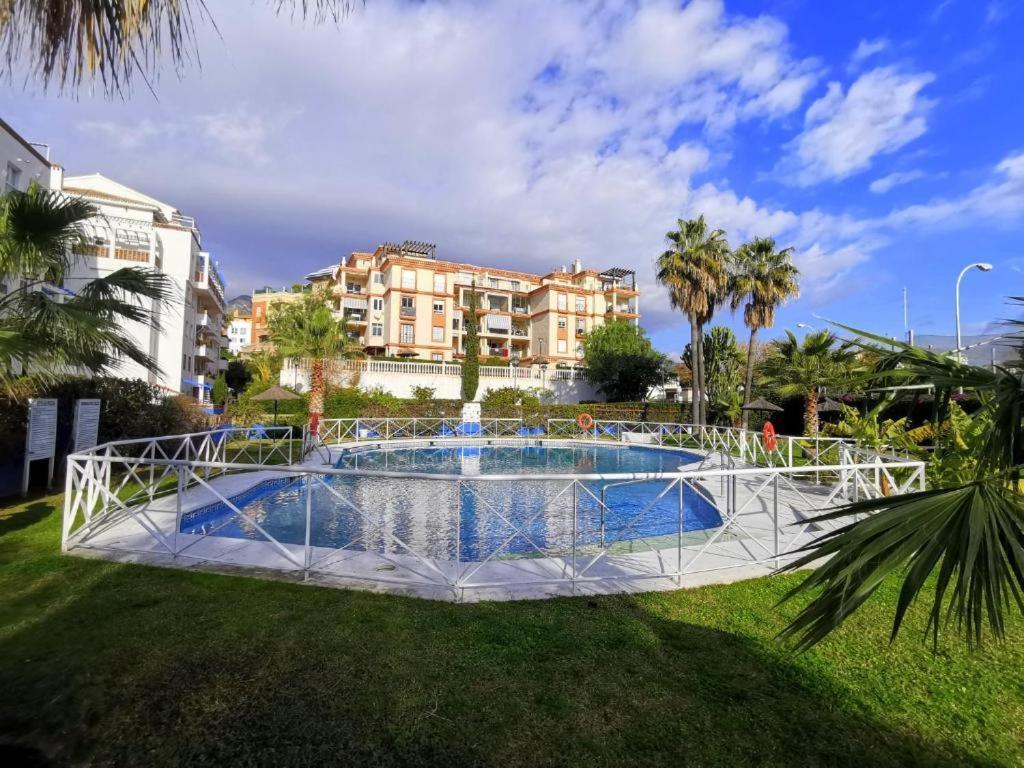 2bdr Sunny With Pool And Private Parking In Appartement *